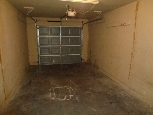 Building Photo - 1616 Hazelwood St