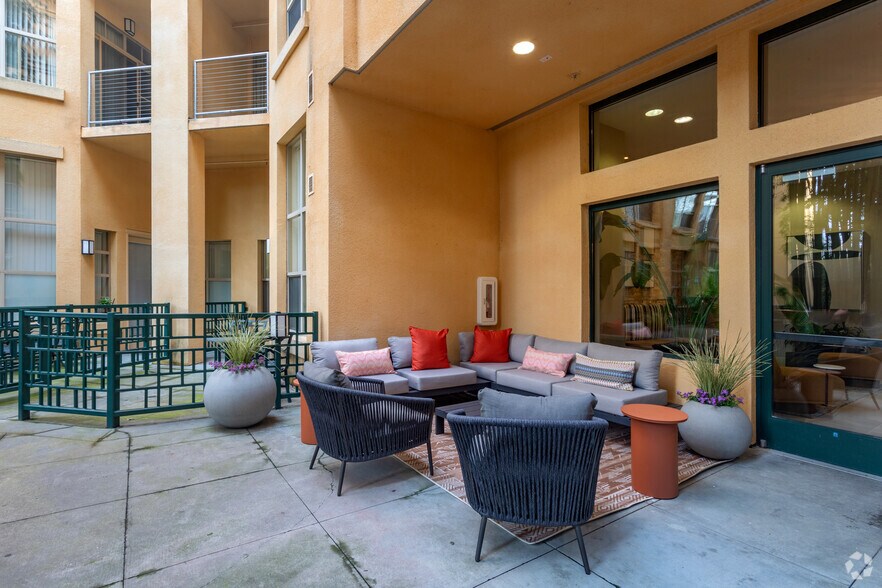 Patio - 1010 Pacific