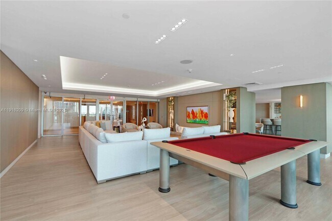 Building Photo - 900 Biscayne Blvd