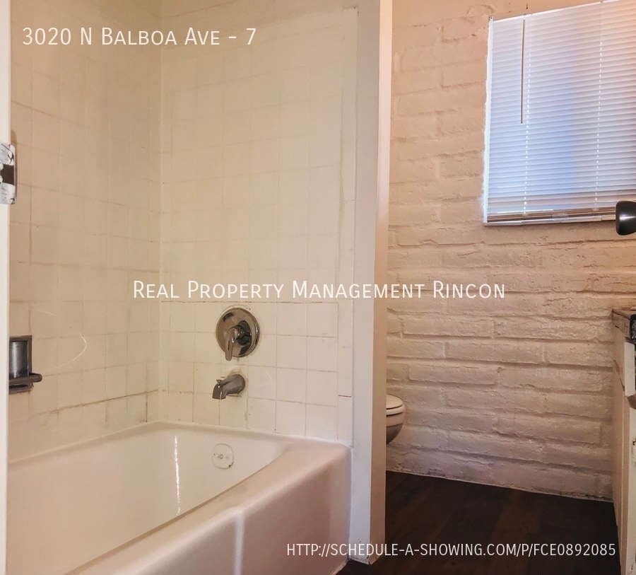 Building Photo - 3020 N Balboa Ave