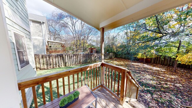 Building Photo - Charming Three Bedroom East Nashville Home!