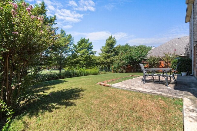 Building Photo - 8417 Robertson Dr