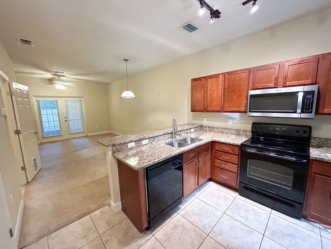 Building Photo - Woods Edge South #130