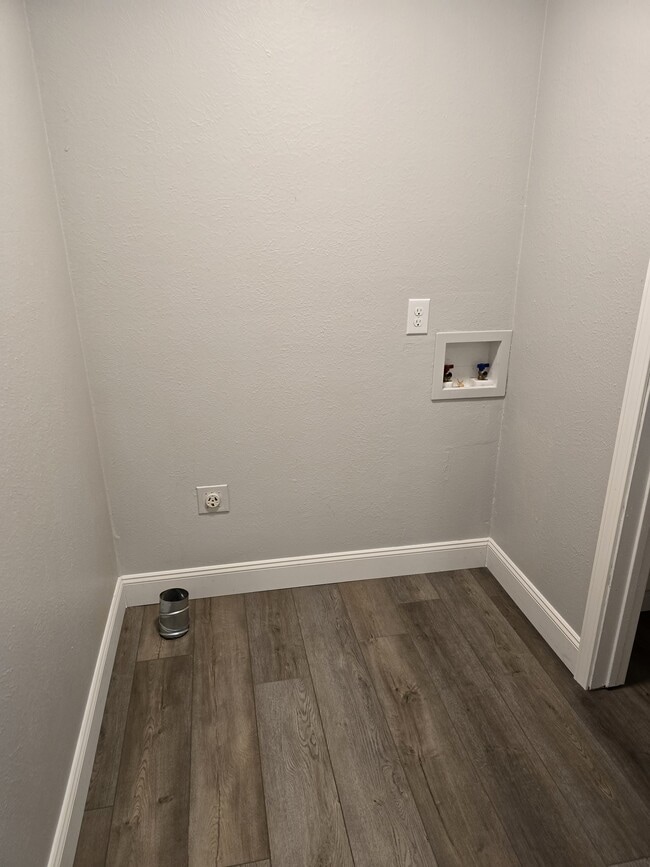 Building Photo - 5856 Acres Rd