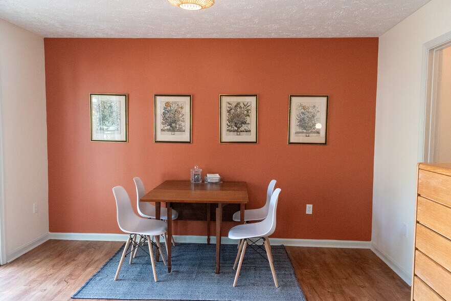 Dining Room - 3270 Greenwich Ct