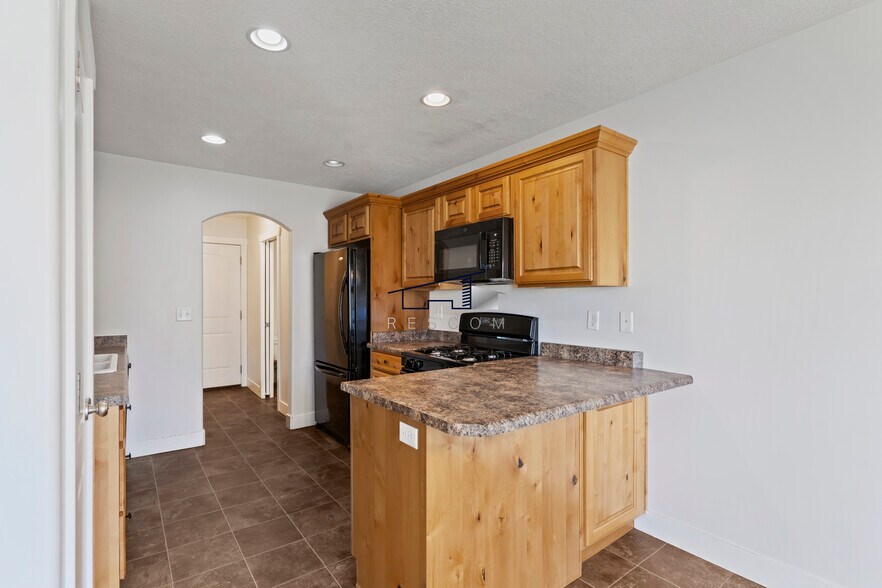 Building Photo - 1613 N 450 E