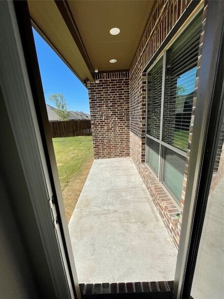 Building Photo - 4021 Angelina Dr