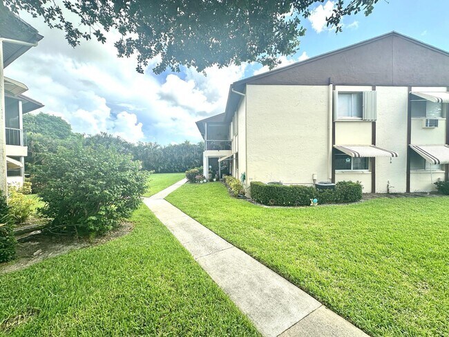 Building Photo - 5773 La Pinata Blvd