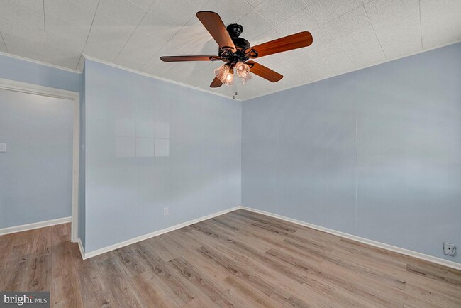 Building Photo - 3 Bedroom Beautiful Home