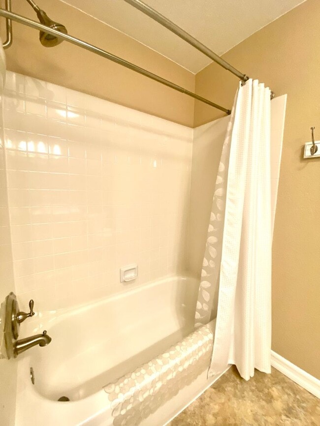 Building Photo - The Foothills Condo, 2 BD / 2 BA Single St...