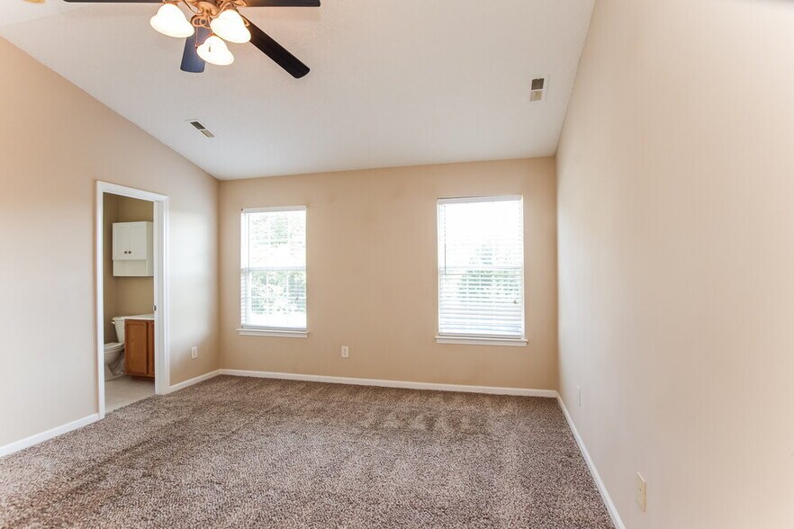 Building Photo - 13908 Pilcher Dr