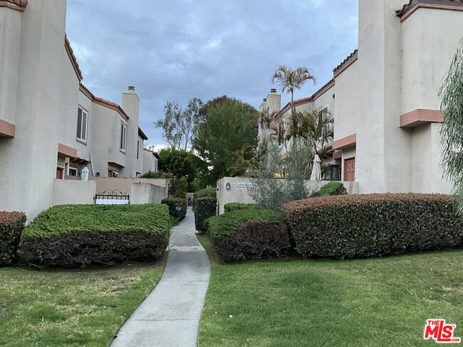 Building Photo - 3428 Del Amo Blvd
