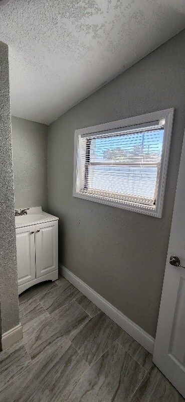 Building Photo - 5411 Spaatz Ave