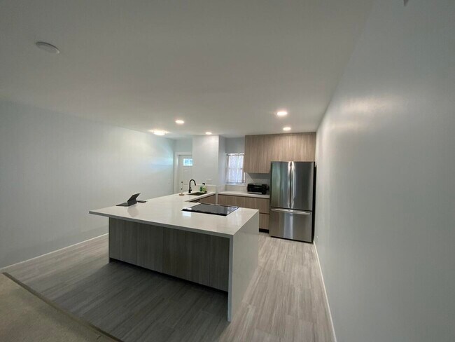 Building Photo - 120 Lehane Terrace