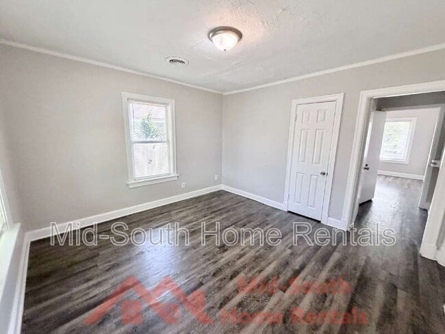 Building Photo - 616 E Frank Ave