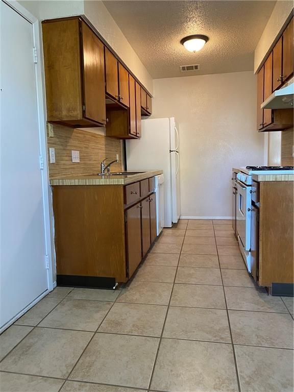 Building Photo - 6707 Skynook Dr