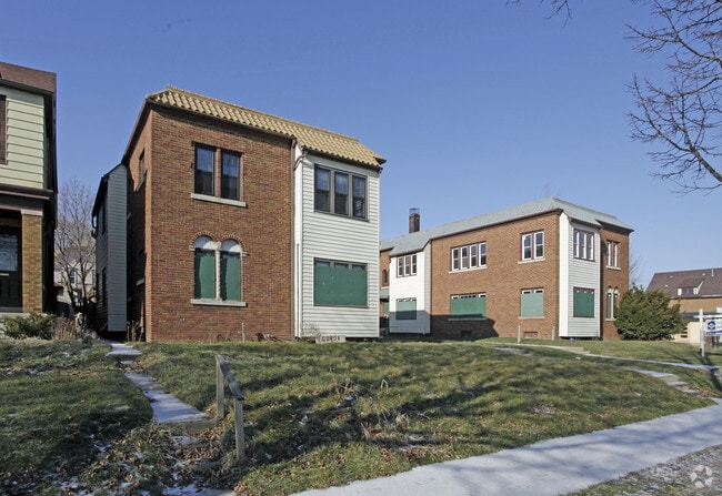 Building Photo - 3069-3073 N Sherman Blvd