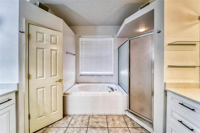 Building Photo - 10124 Cannon Dr