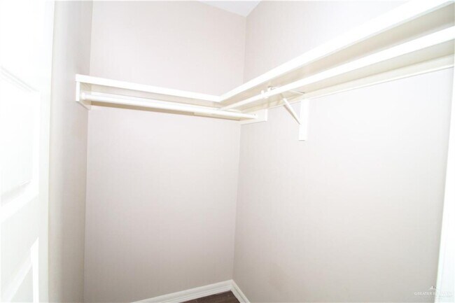 Building Photo - 13 Taft St