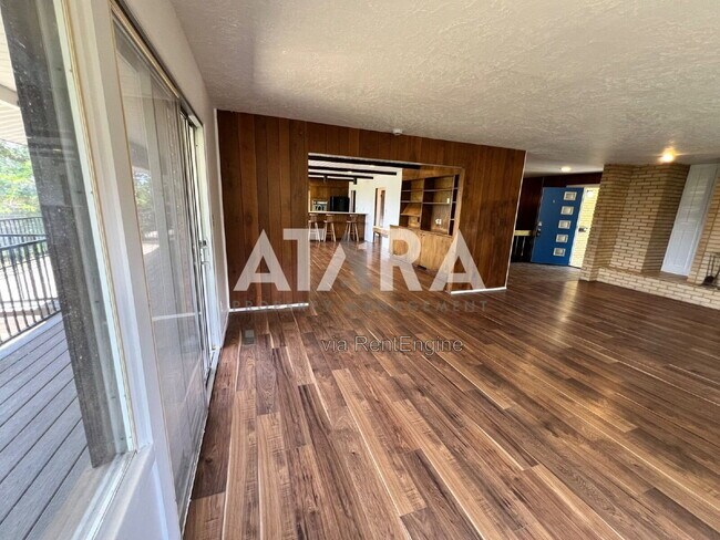 Building Photo - 270 2020 N