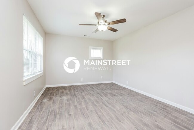 Building Photo - 226 Grandview Dr