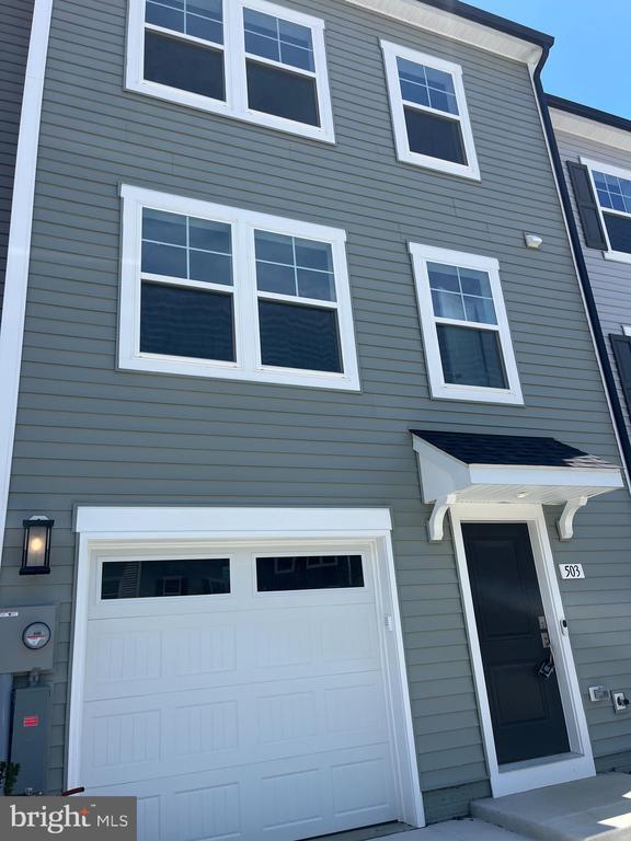 Building Photo - 503 Fontana Cir