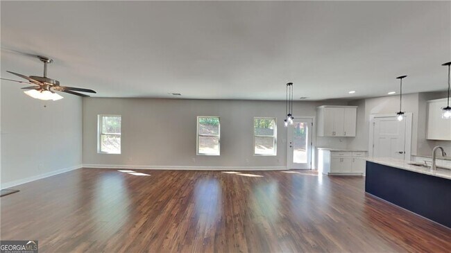 Building Photo - 1280 Vonda Ln SW