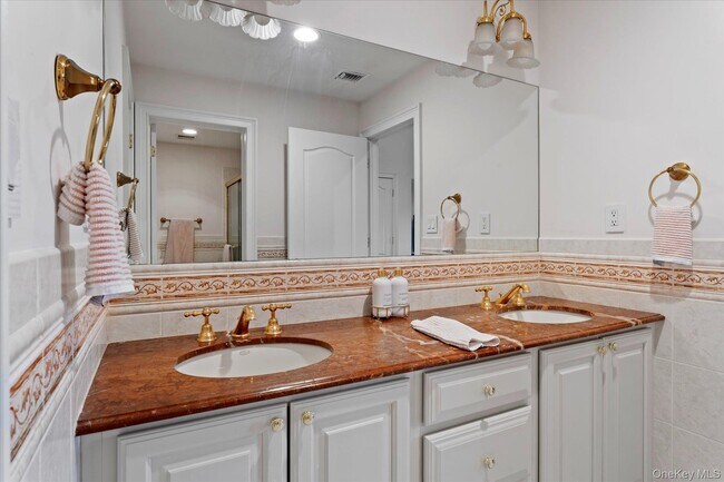 Building Photo - 2995 Laurel Trail