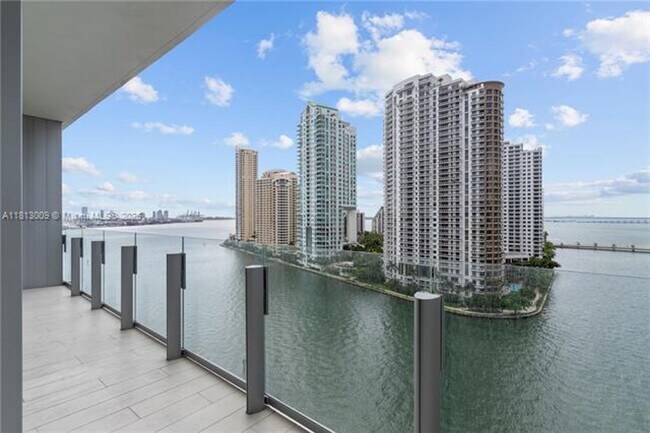 Building Photo - 300 Biscayne Blvd Way