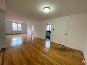 Building Photo - 2 bedroom in Flushing NY 11355