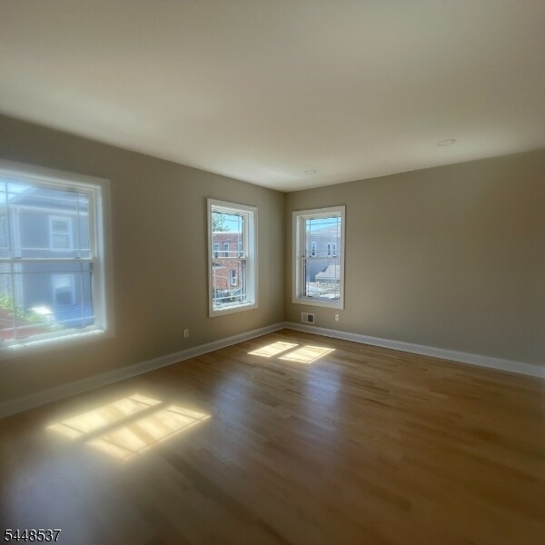 Building Photo - 1297 Avy St