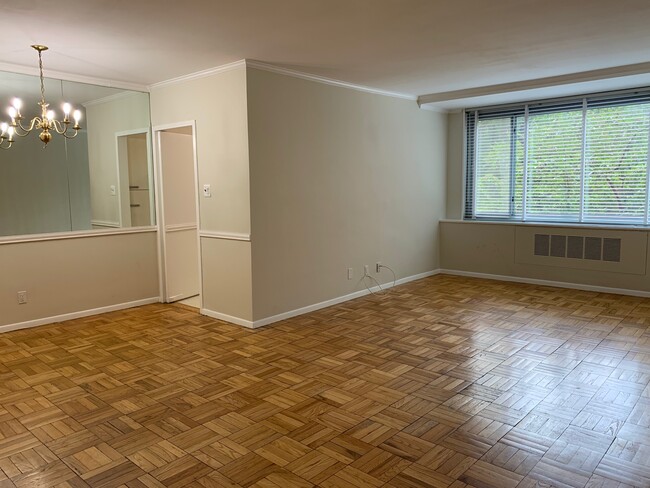 Living Room - 4200 Cathedral Ave NW