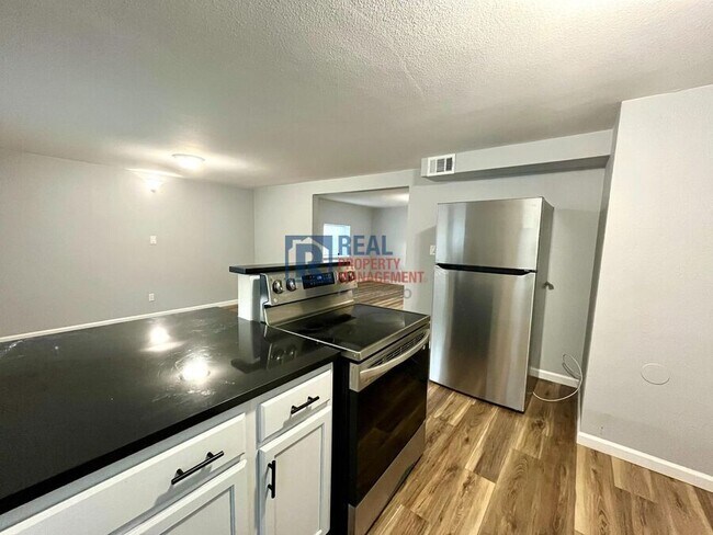 Building Photo - 1614 Manitou Blvd