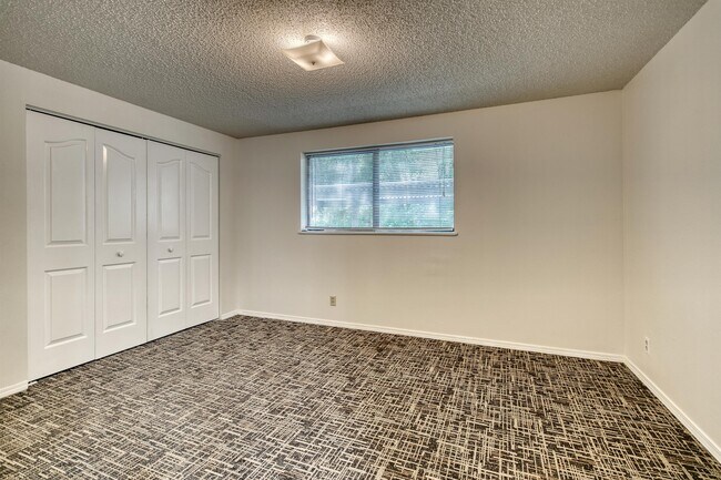Building Photo - 3713 S Gekeler Ln