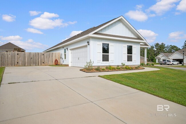 Building Photo - 30955 Semper Dr