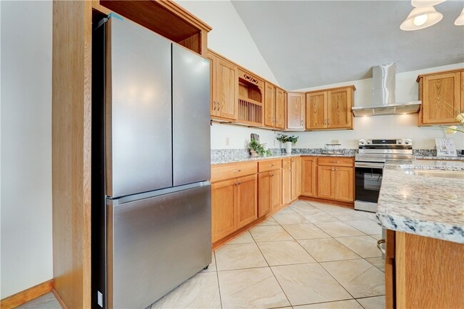 Building Photo - 2654 Whalen Rd