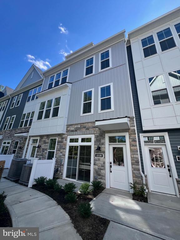 Building Photo - 10106 Donatello Dr