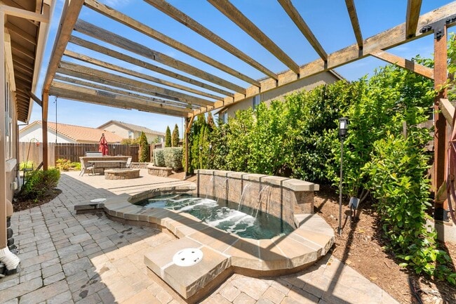 Building Photo - 9363 Wild Lilac Cir