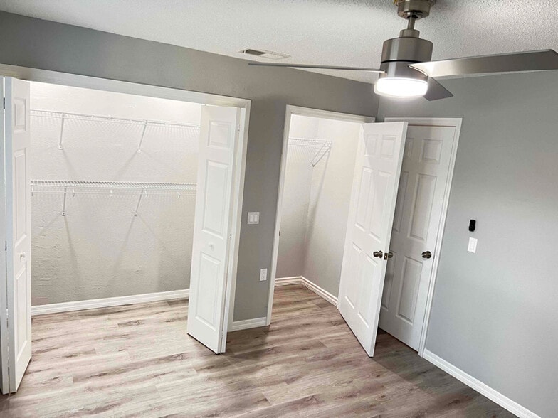 Building Photo - 111 W Hanlon St