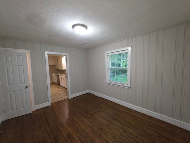 Building Photo - 4134 Sheridan Dr