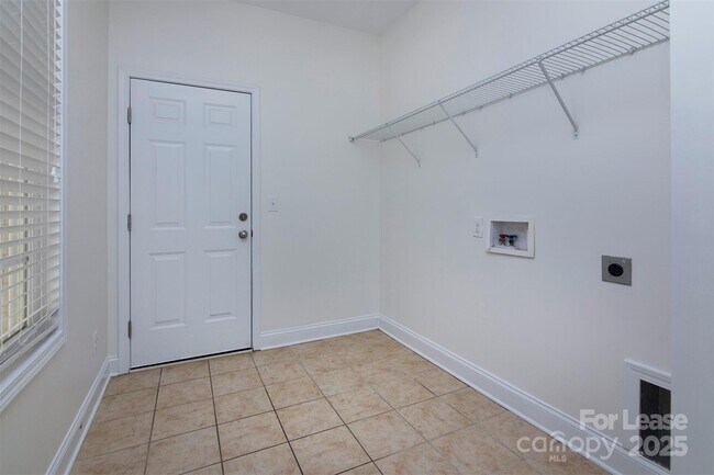 Building Photo - 2231 Eversham Dr NW