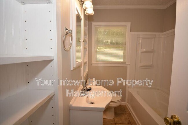 Building Photo - 1864 Flintwood Dr SE