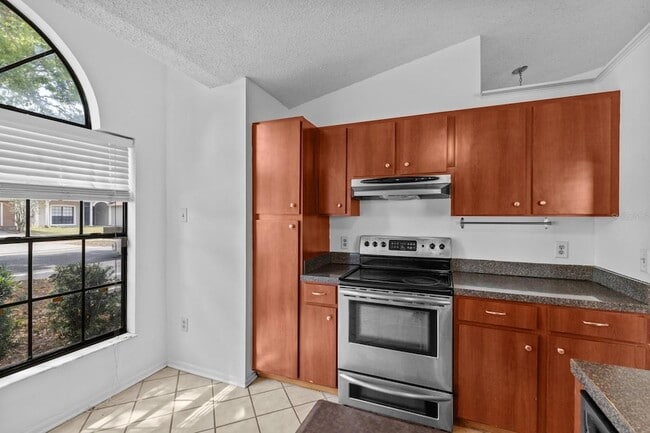 Building Photo - 1345 Tindaro Dr