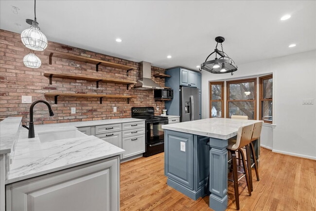 Building Photo - Rare Opportunity in the Heart of Ballston!