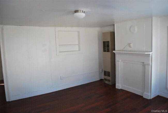 Building Photo - 22 Dekay Rd