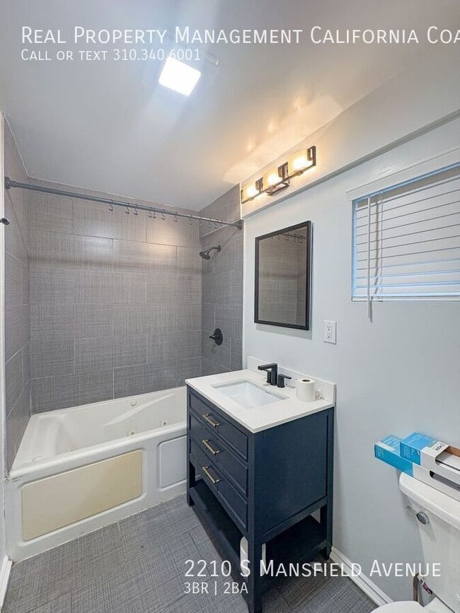 Building Photo - 2210 S Mansfield Ave