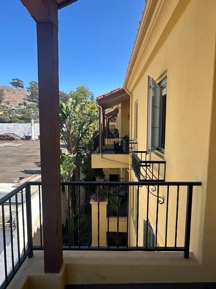 looking right from balcony - 130 N Garden St