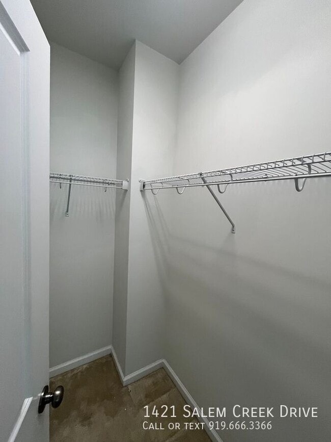 Building Photo - 1421 Salem Creek Dr