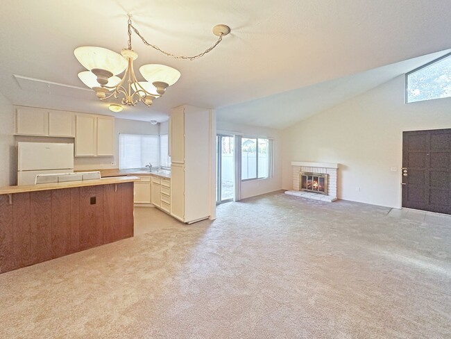 Building Photo - SD: Spacious 2BD/2BA Condo in Rancho Bernardo with Club Amenities, 2-Car Garage & Private Patio