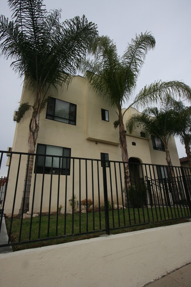 Building Photo - 131 S Avenue 63